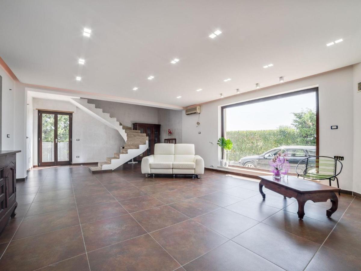 Belvilla By Oyo Modern Villa In Nissoria With Pool Esterno foto